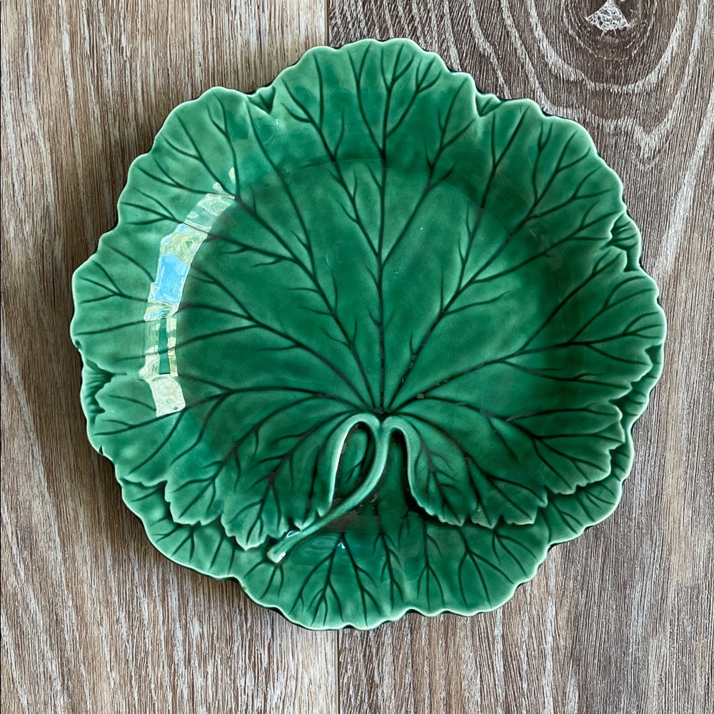 Vintage Wedgewood Green Cabbage Leaf Majolica 8” Salad Plate England